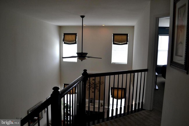 Foto del edificio - 153 Sequoia Dr