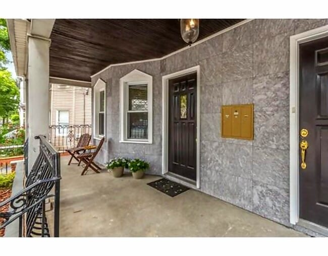 4Gd-tclRMsuSl1yQtYL_9WIlm1R86WM9SVKC4HdyFR0AJhXXXqJPQjbLH5hv3EC8 - 275 Medford St