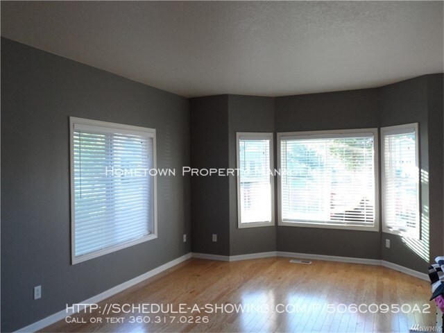 Building Photo - 7205 33rd Ave NE