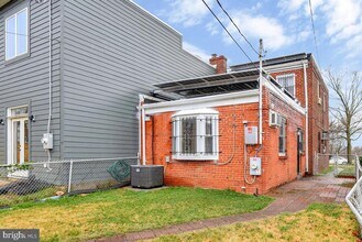 121 Anacostia Ave NE