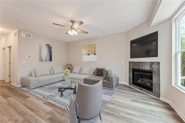 Building Photo - 1038 Valley Rock Dr