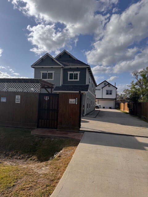 Foto principal - 1042 Junell St