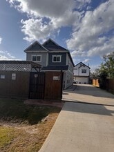 Building Photo - 1042 Junell St
