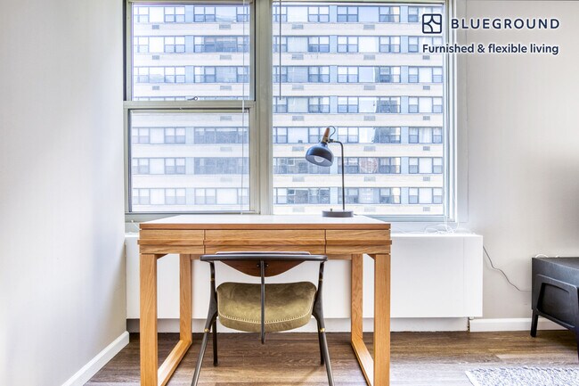 Foto del edificio - 860 N Dewitt Pl