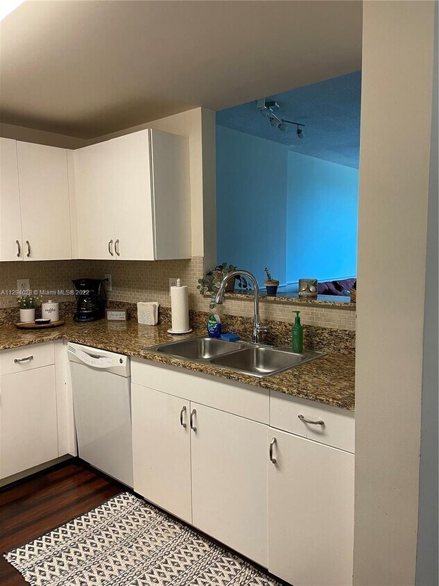 50 Menores Ave Unit 407, Coral Gables, FL 33134 Condo for Rent in Coral Gables, FL