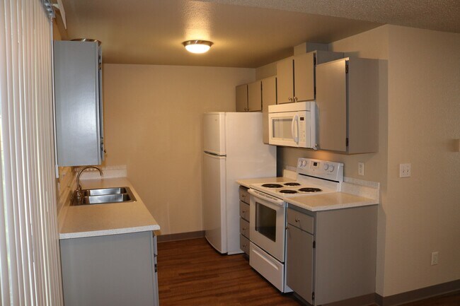 Foto del edificio - 17506-17508 8TH AVE CT E