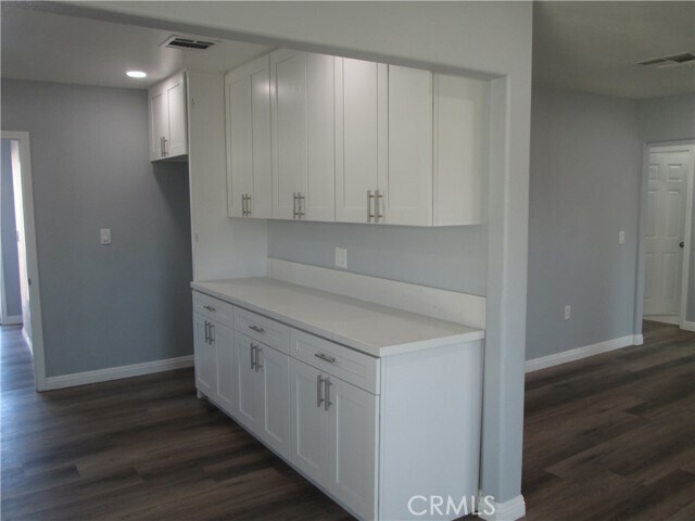 Foto del edificio - 44552 Arabia St