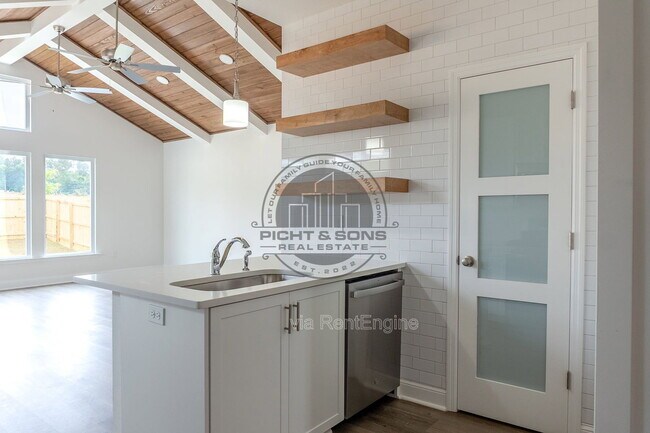 Foto del edificio - 1414 Landon Hills Dr