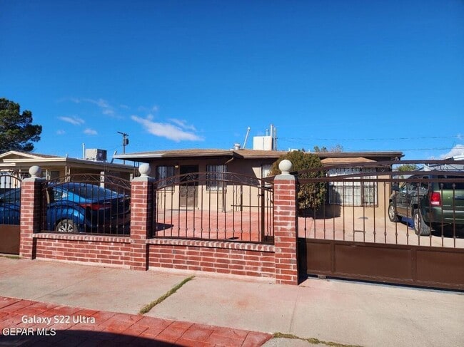 Building Photo - 167 Pearl Ln