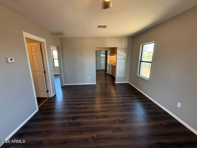 Foto del edificio - 2132 N Cougar Pl
