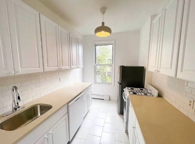 Foto del edificio - 72-43 60th Ln