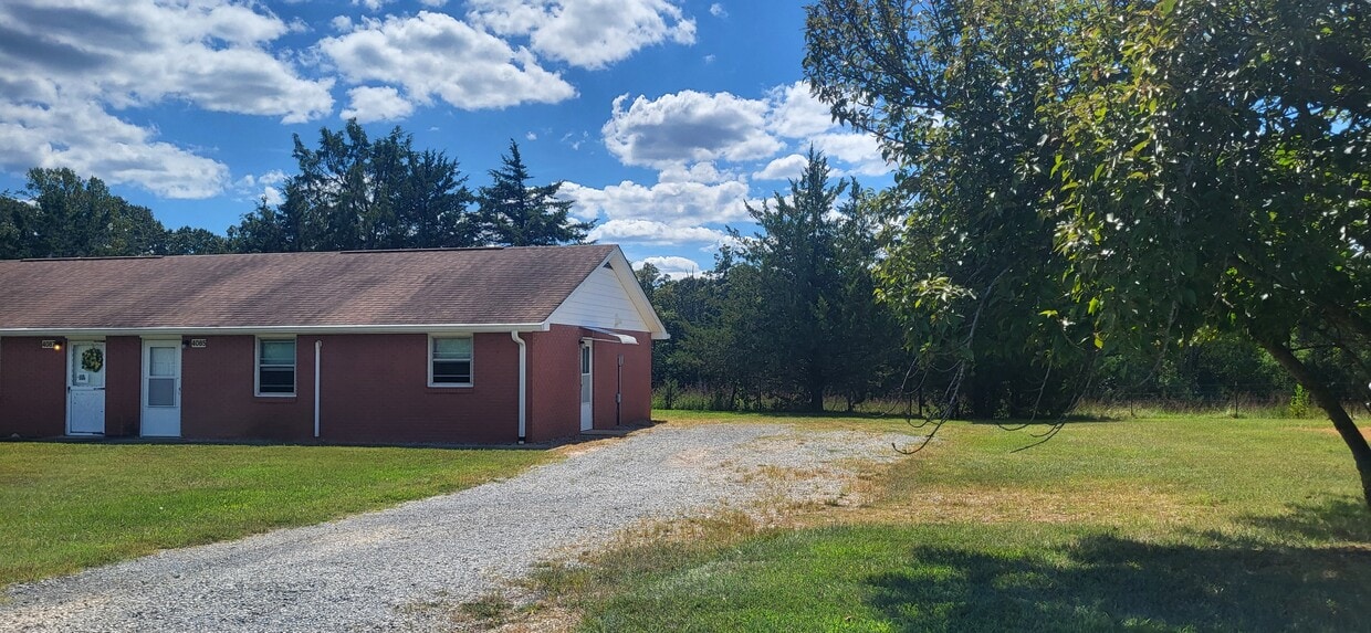 Duplex, 2 BR, 1 Bath - 4085 Falling Creek Rd