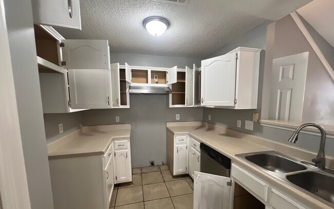 Building Photo - 1530 Estacada Way