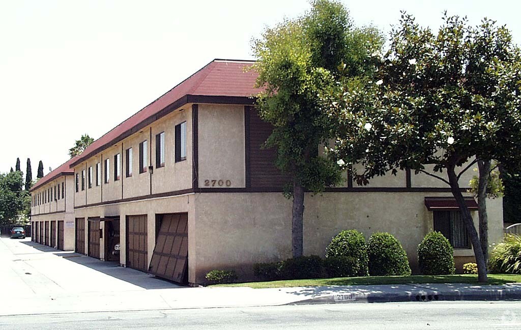 Alternate building view - 2700-2708 Walnut Grove Ave