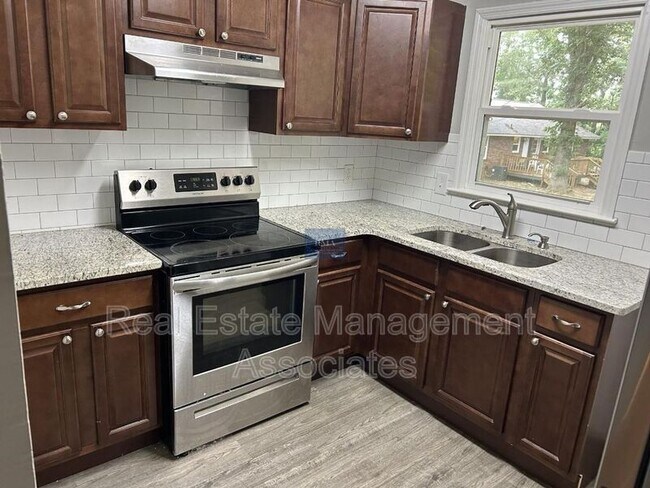 Foto del edificio - 252B N Mcdonough Rd