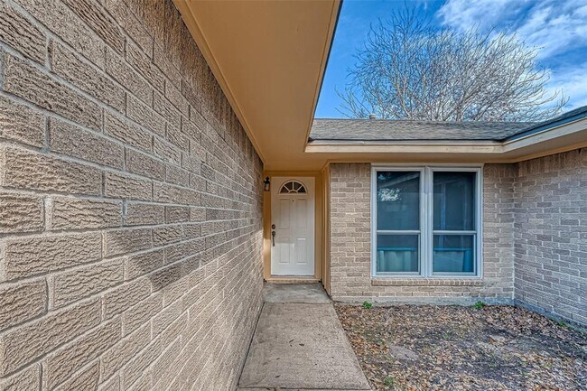 Foto del edificio - 7335 Osage Rd