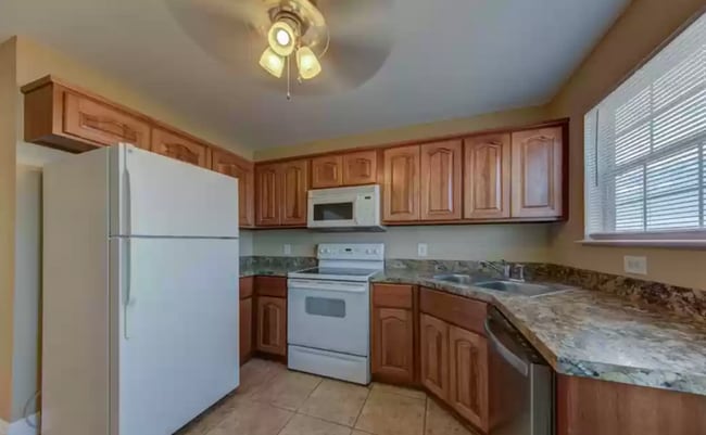 Kitchen (First Floor) - 1016 15th St