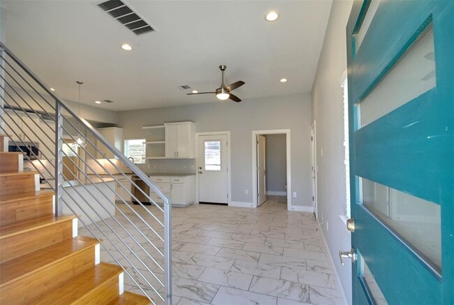 Foto del edificio - 7600 Carver Ave