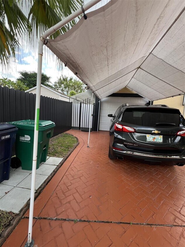 Foto principal - 9470 SW 79th St