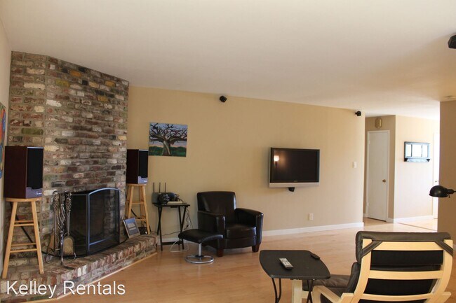 Foto del edificio - 3 br, 2 bath House - 5821 Yerba Buena Rd