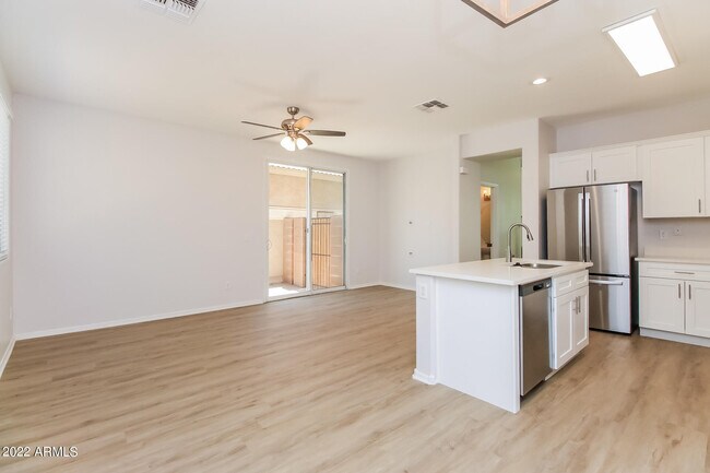 Foto del edificio - 4122 E Tyson St