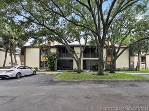 Building Photo - 4519 Carambola Cir S