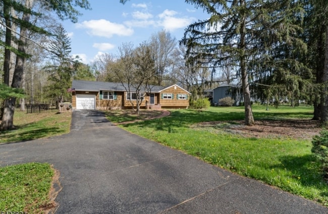 Building Photo - 37 Lurline Dr