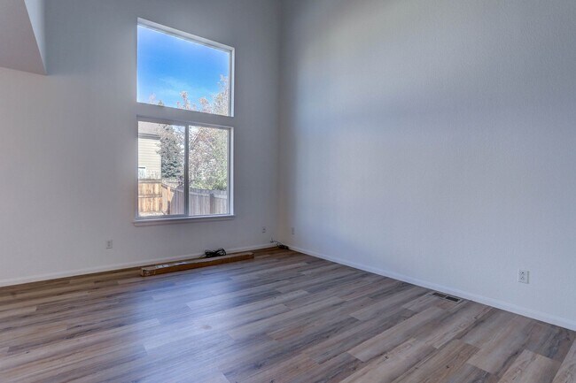 Foto del edificio - Charming 3 Bed/2.5 Bath Northglenn Townhom...