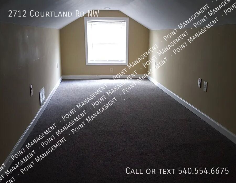 Building Photo - 2712 Courtland Rd NW