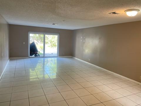 Building Photo - 915 S N St