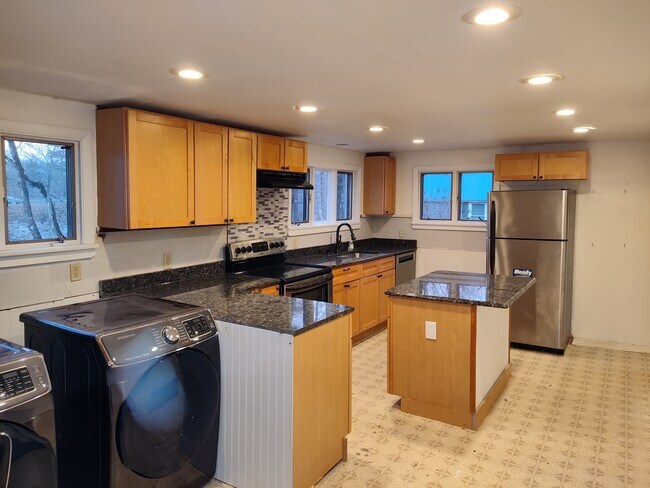 Building Photo - 201 Hillside Ave