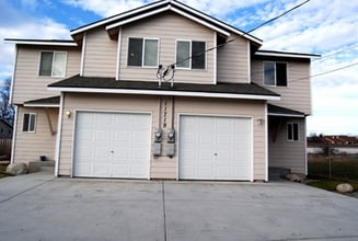 Building Photo - 11719 E Mansfield Ave