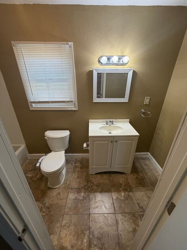 Foto del edificio - 1807 W Lincoln St