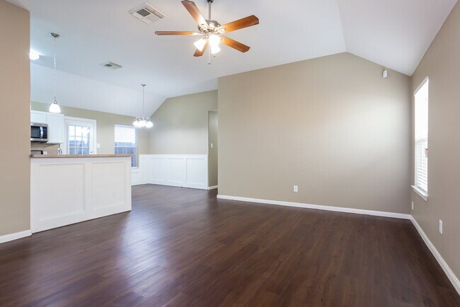 Building Photo - 13010 Maile Park Dr