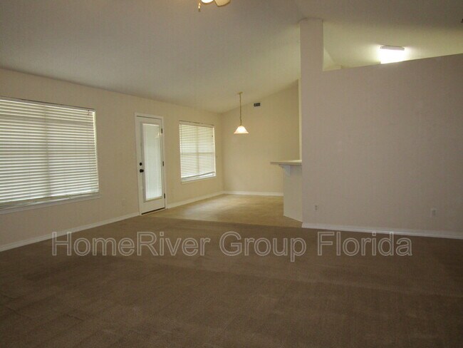 Foto del edificio - 4045 Buttonbush Dr