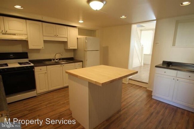 Building Photo - 3 br, 1 bath House - 108 Maple Street
