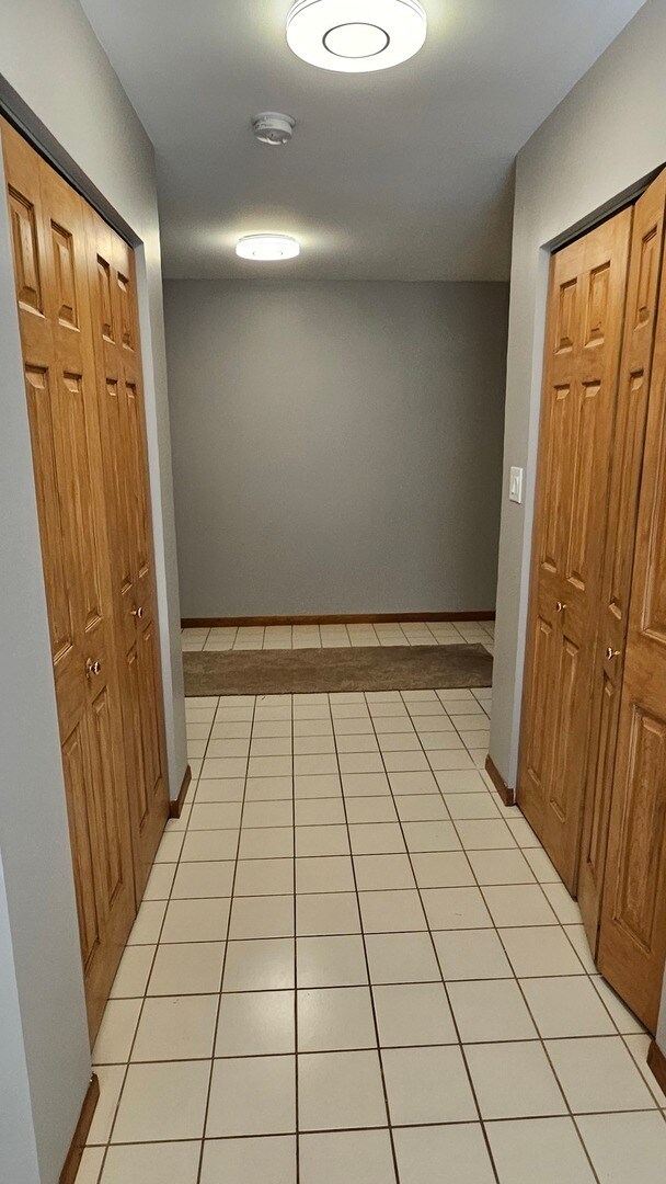 Building Photo - 1321 Elm Dr