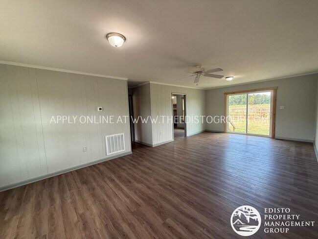 Foto del edificio - Remodeled Country Home with Privacy, Stora...