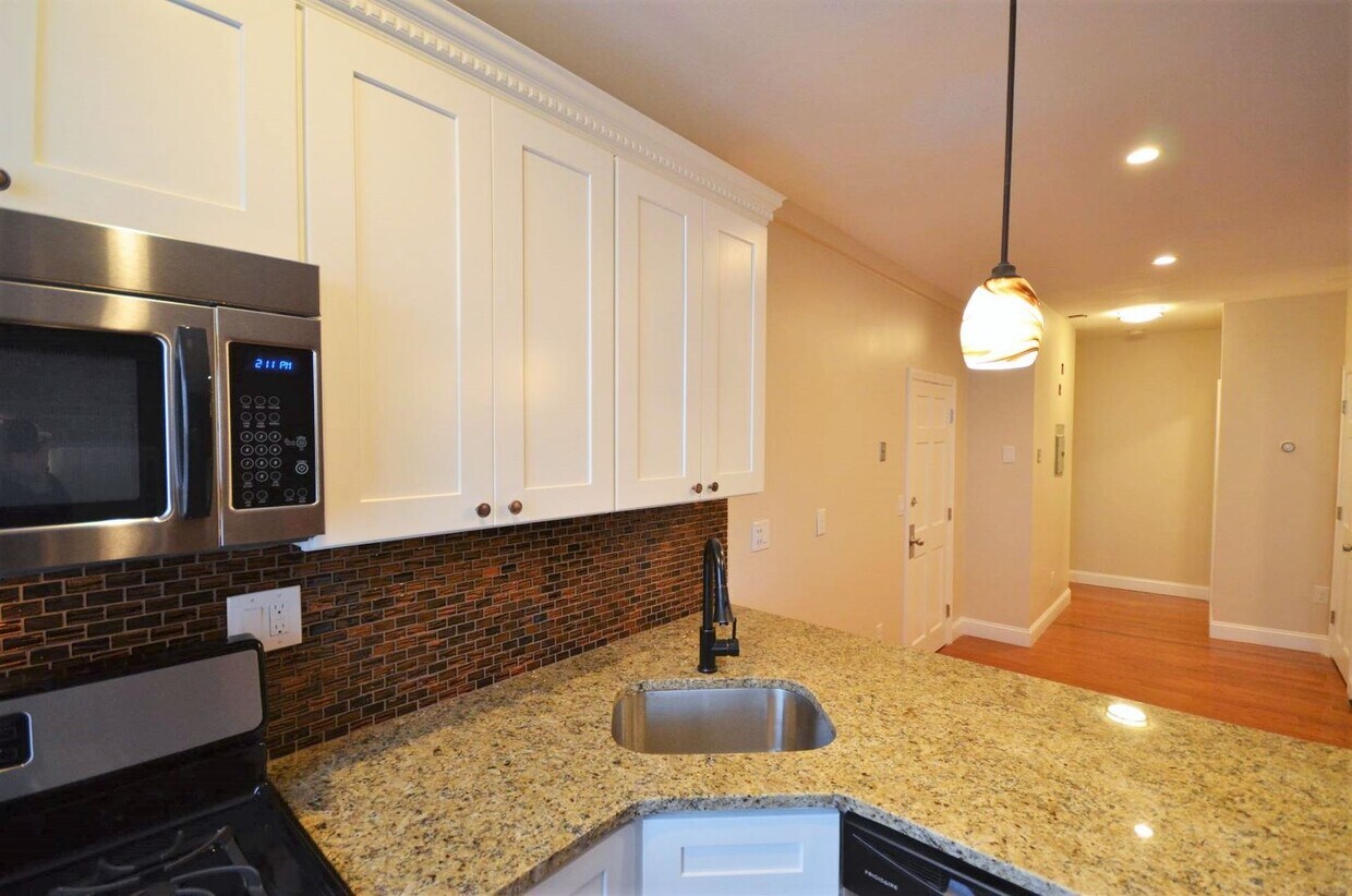 Foto principal - 349 Sumner St