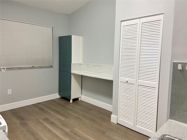 Foto del edificio - 6955 NW 173rd Dr