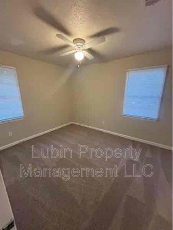 Building Photo - 4017 Mountain Terrace St