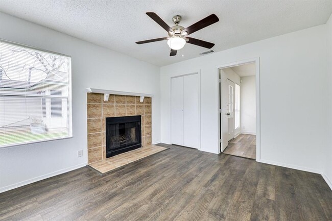 Building Photo - 6900 Trendal Ln