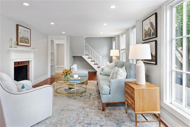 Building Photo - 43 Farewell St