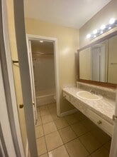 Building Photo - 3206 Lobit Dr