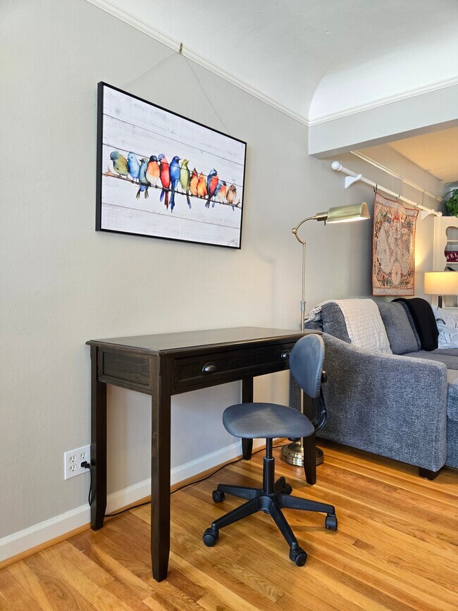 Escritorio - 1065 13th St NE