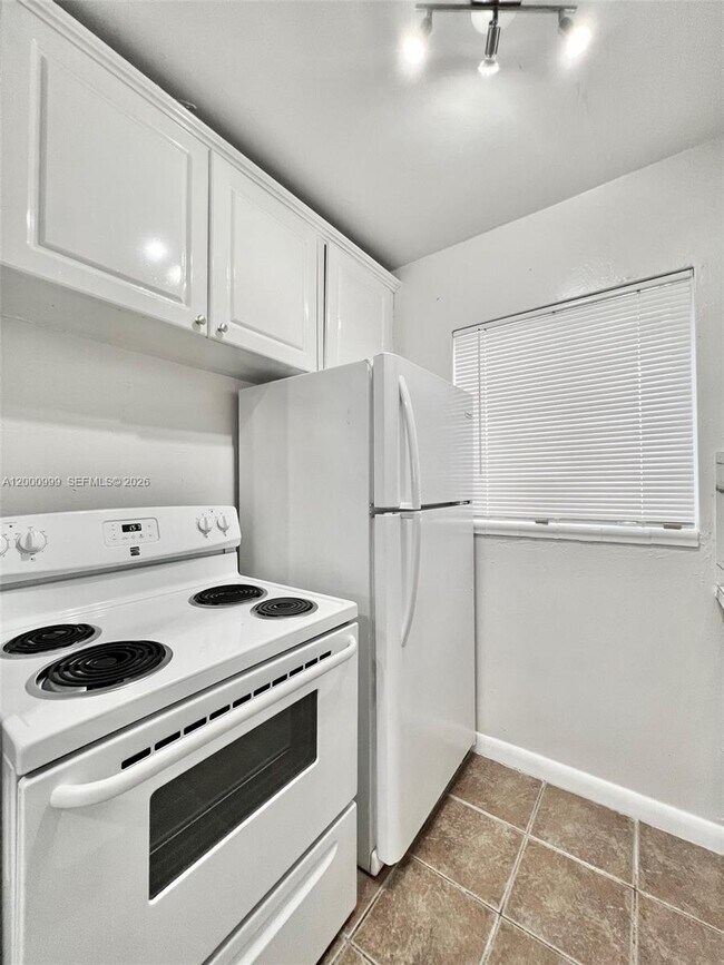 Foto del edificio - 10 NW 77th St