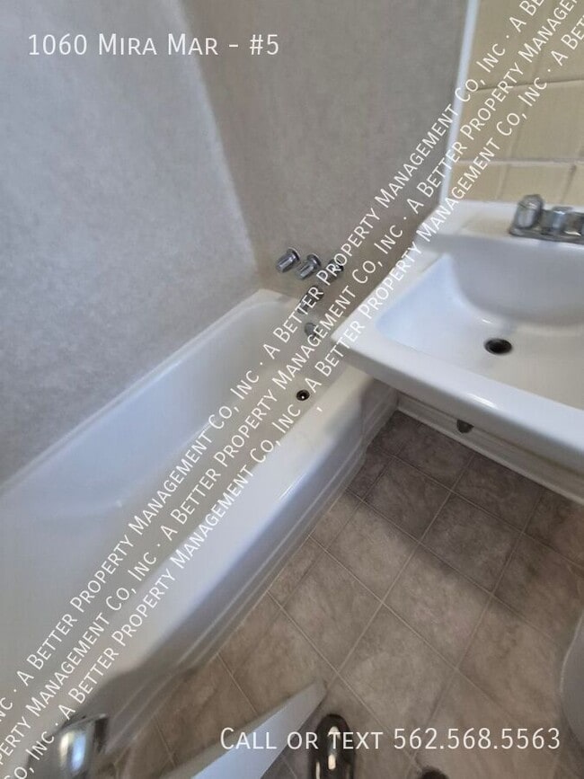 Building Photo - 1060 Mira Mar Ave