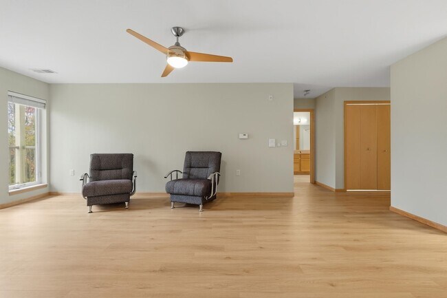 Foto del edificio - 8206 Starr Grass Dr