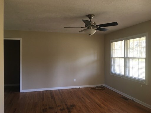 Foto del edificio - 2 Coker Dr