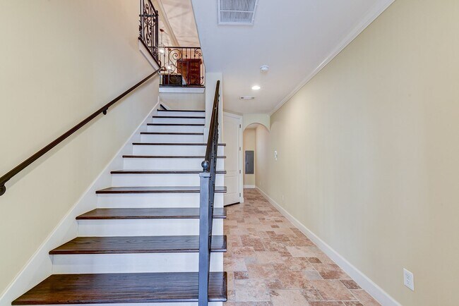 Building Photo - Meticulously maintained home in sought aft...